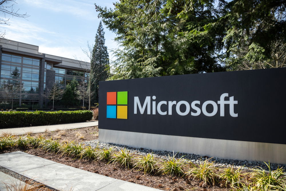 Read more about the article Microsoft steigt bei arabischem KI-Unternehmen ein