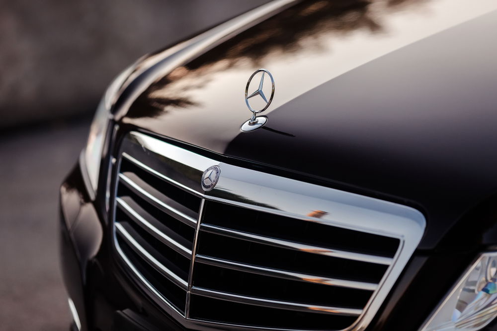 Read more about the article Mercedes-Benz-Group-Aktie: Auf der Kippe!